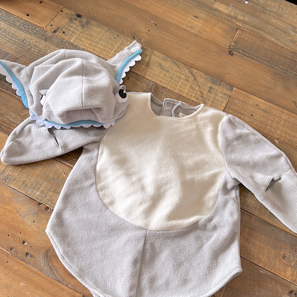 Pottery barn baby shark Halloween costume